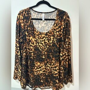 LuLaRoe top, size 2XL, leopard print